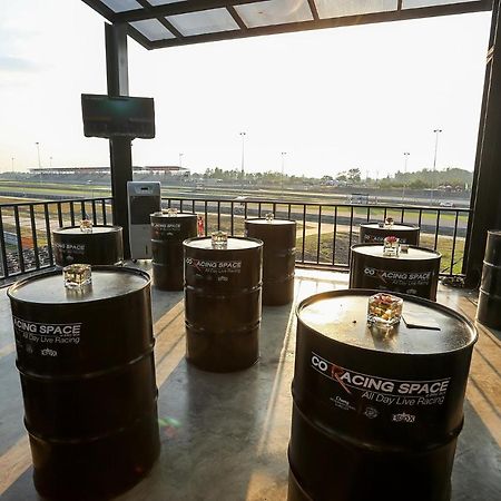 Bric Box Hotel Buriram Exterior foto